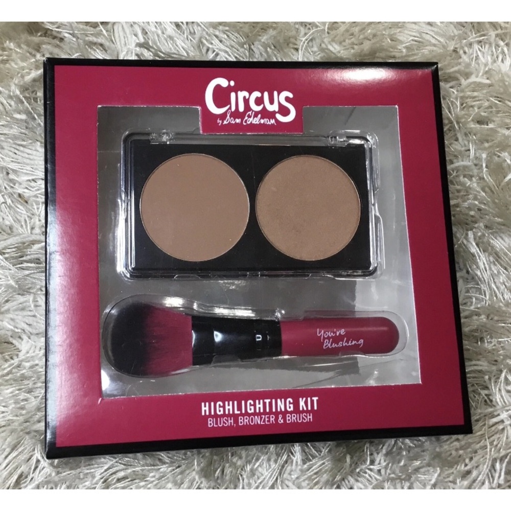 Circus by Sam Edelman Blush Brown and Red Makeup